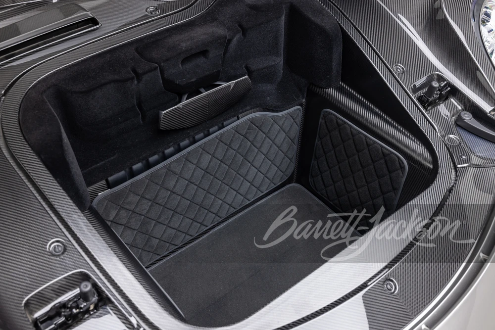 2015 Porsche 918 Spyder - Image 12 of 31