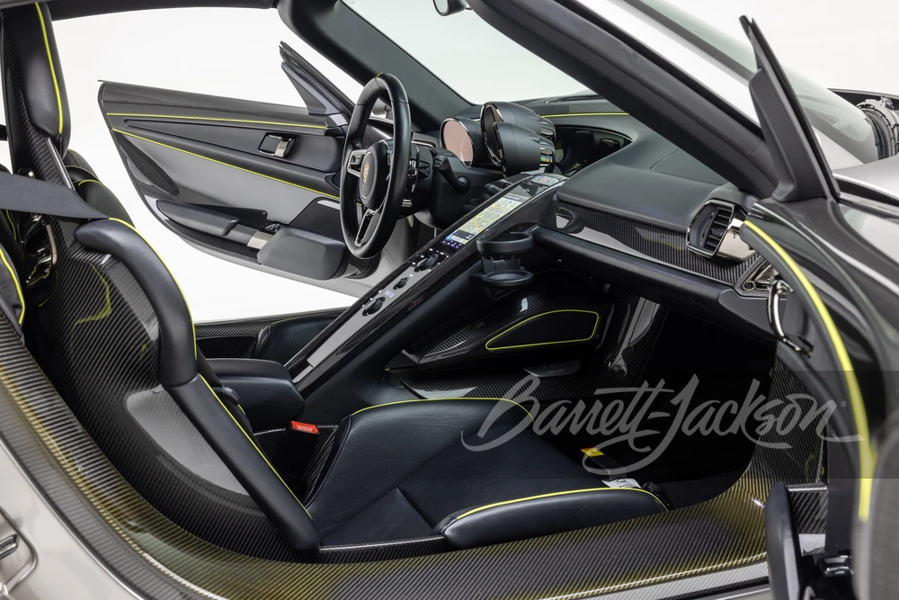 2015 Porsche 918 Spyder - Image 23 of 31