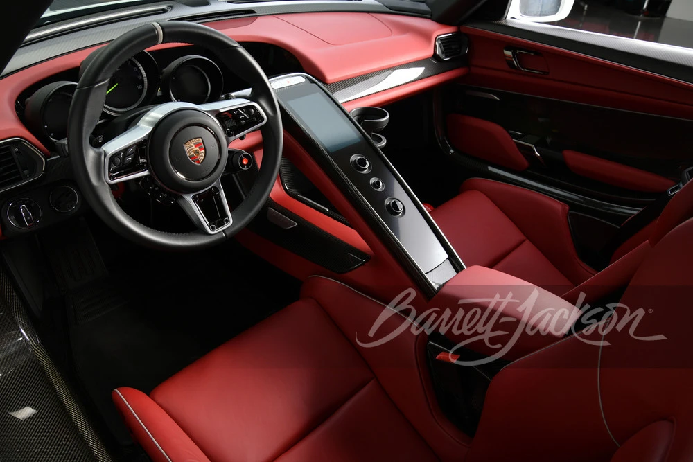 2015 Porsche 918 Spyder - Image 13 of 31