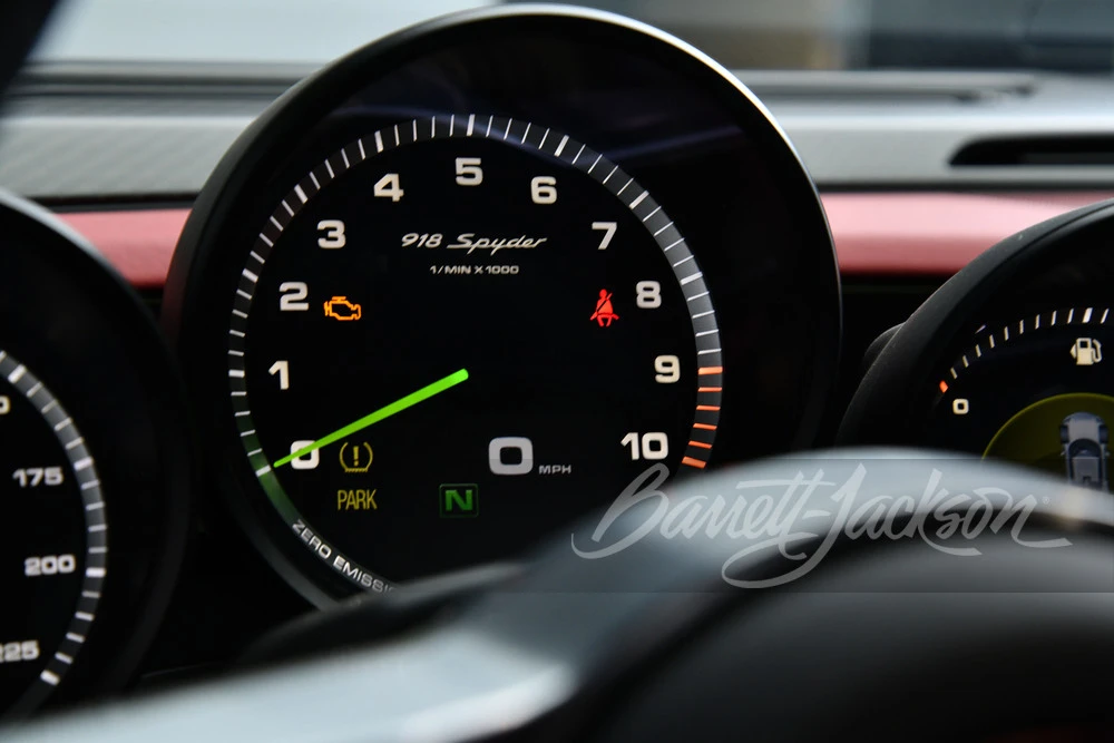 2015 Porsche 918 Spyder - Image 14 of 31