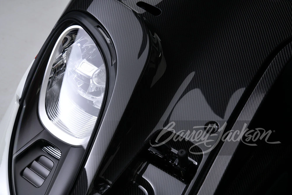 2015 Porsche 918 Spyder - Image 17 of 31