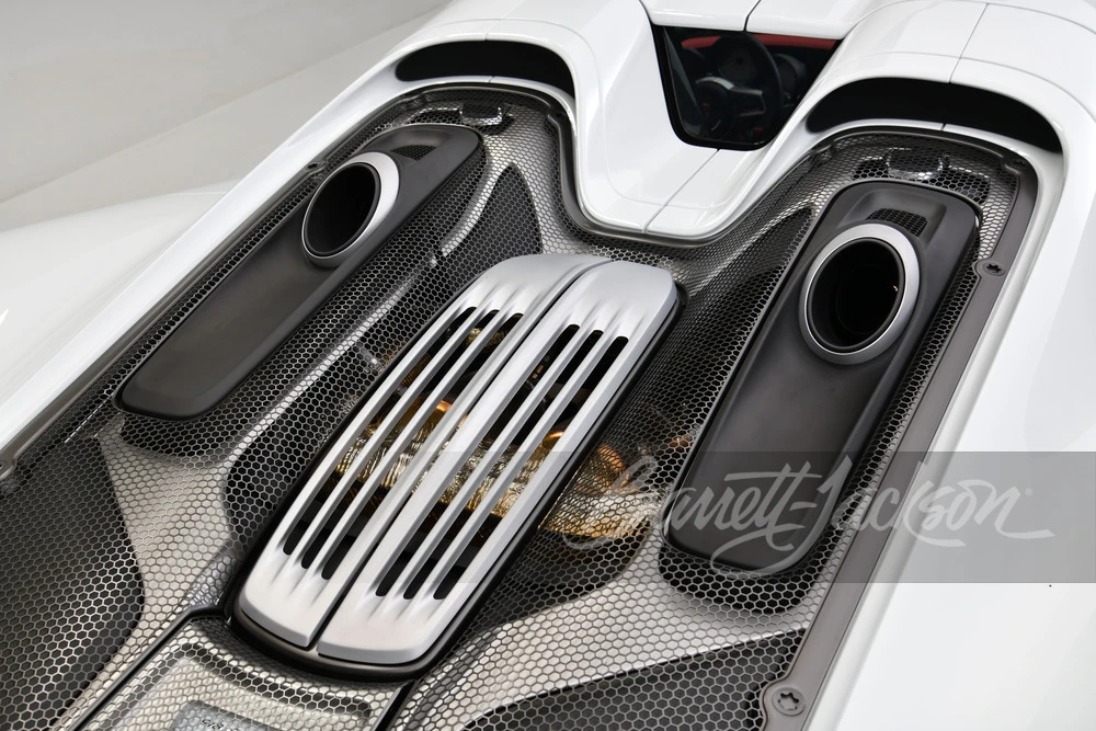 2015 Porsche 918 Spyder - Image 20 of 31