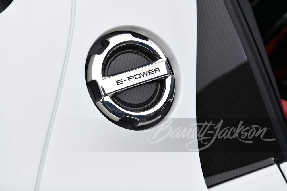 2015 Porsche 918 Spyder - Image 25 of 31