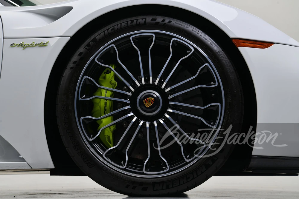 2015 Porsche 918 Spyder - Image 27 of 31