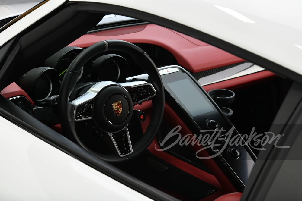 2015 Porsche 918 Spyder - Image 30 of 31