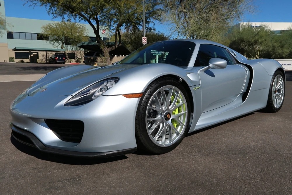 2015 Porsche 918 Spyder - Image 2 of 5