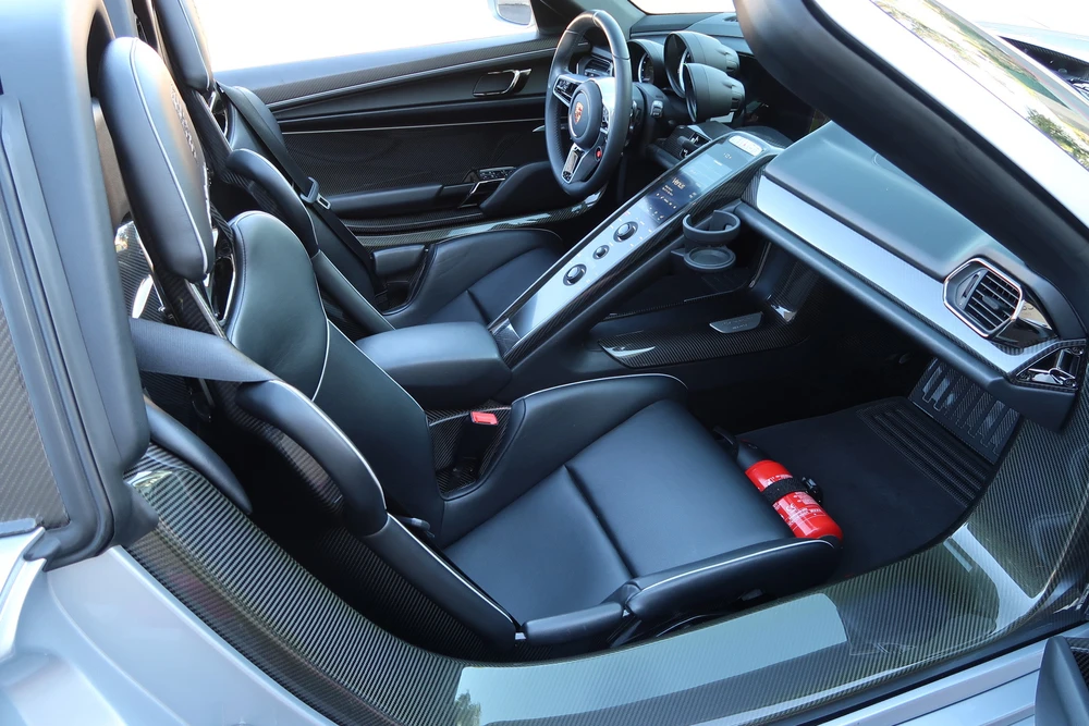 2015 Porsche 918 Spyder - Image 4 of 5