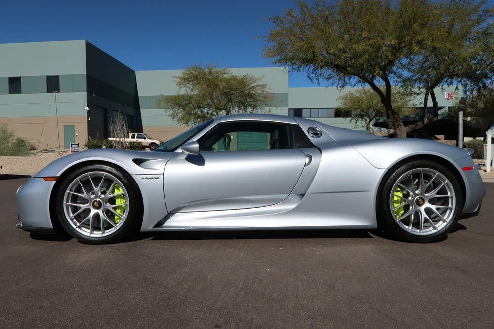 2015 Porsche 918 Spyder - Image 5 of 5