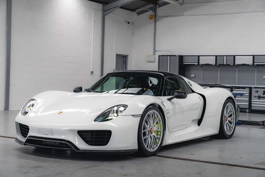 2015 Porsche 918 Spyder - Image 21 of 31