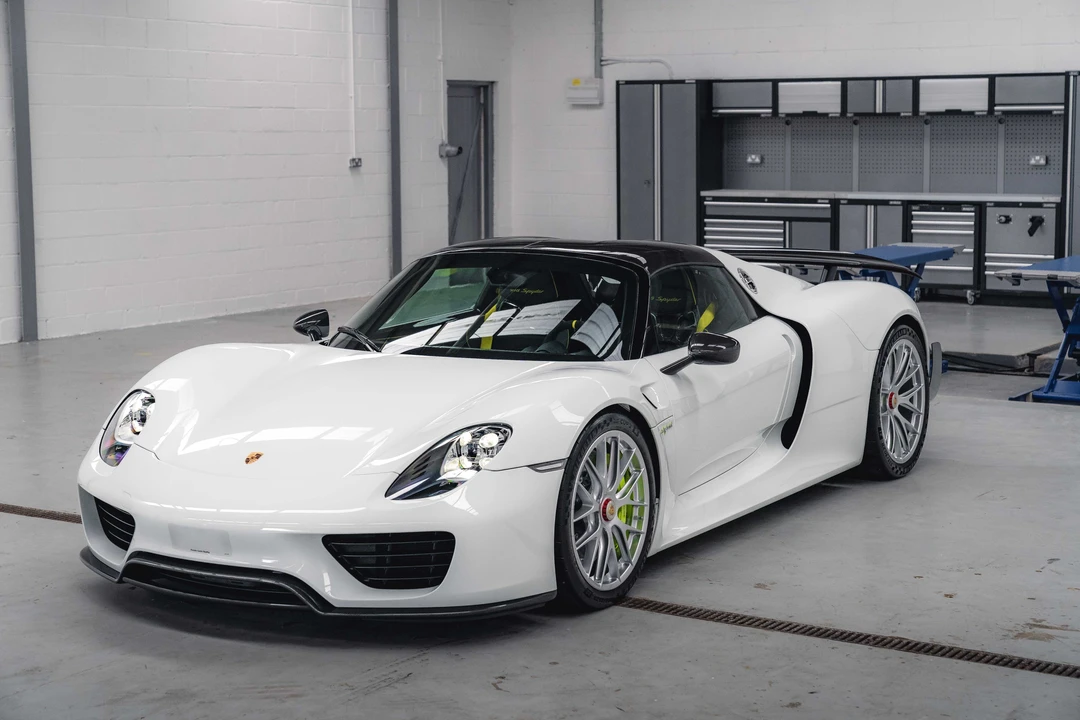 2015 Porsche 918 Spyder - Image 22 of 31