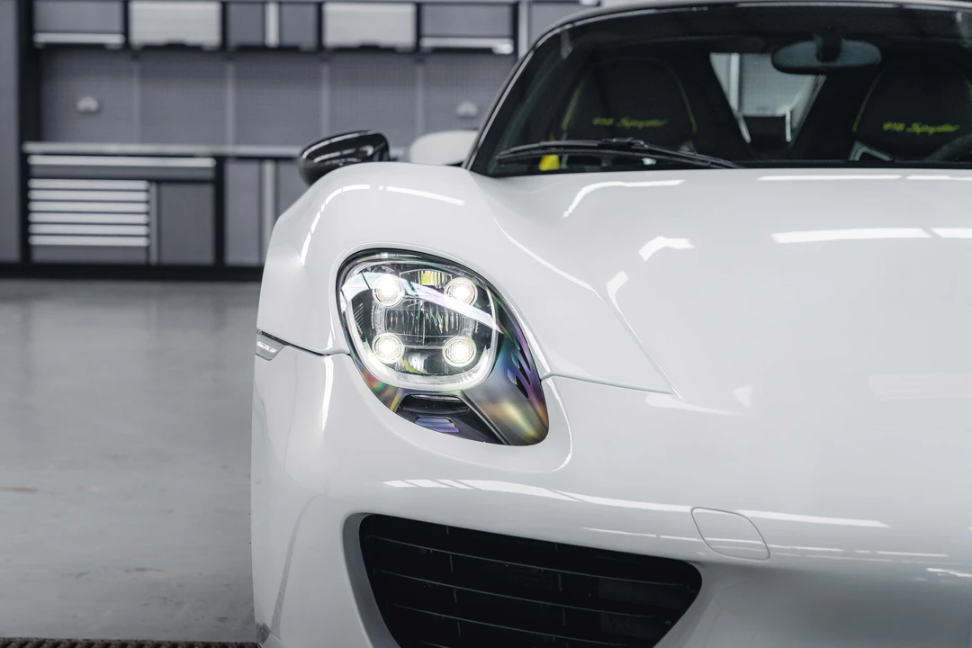 2015 Porsche 918 Spyder - Image 24 of 31