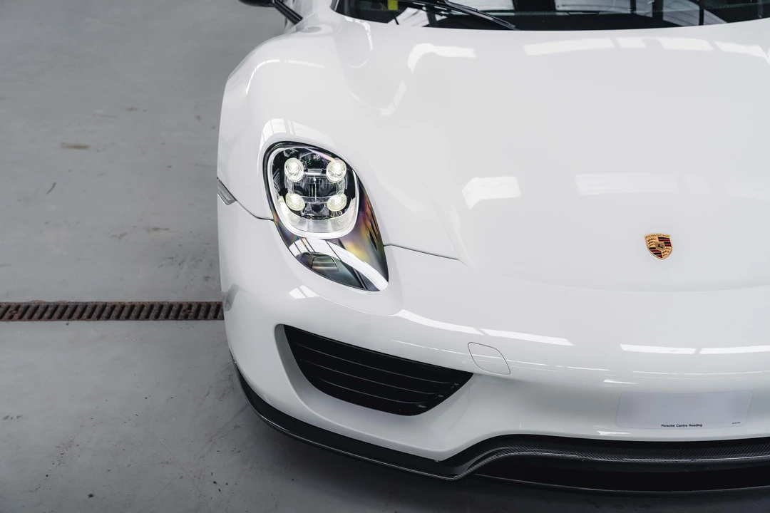 2015 Porsche 918 Spyder - Image 25 of 31
