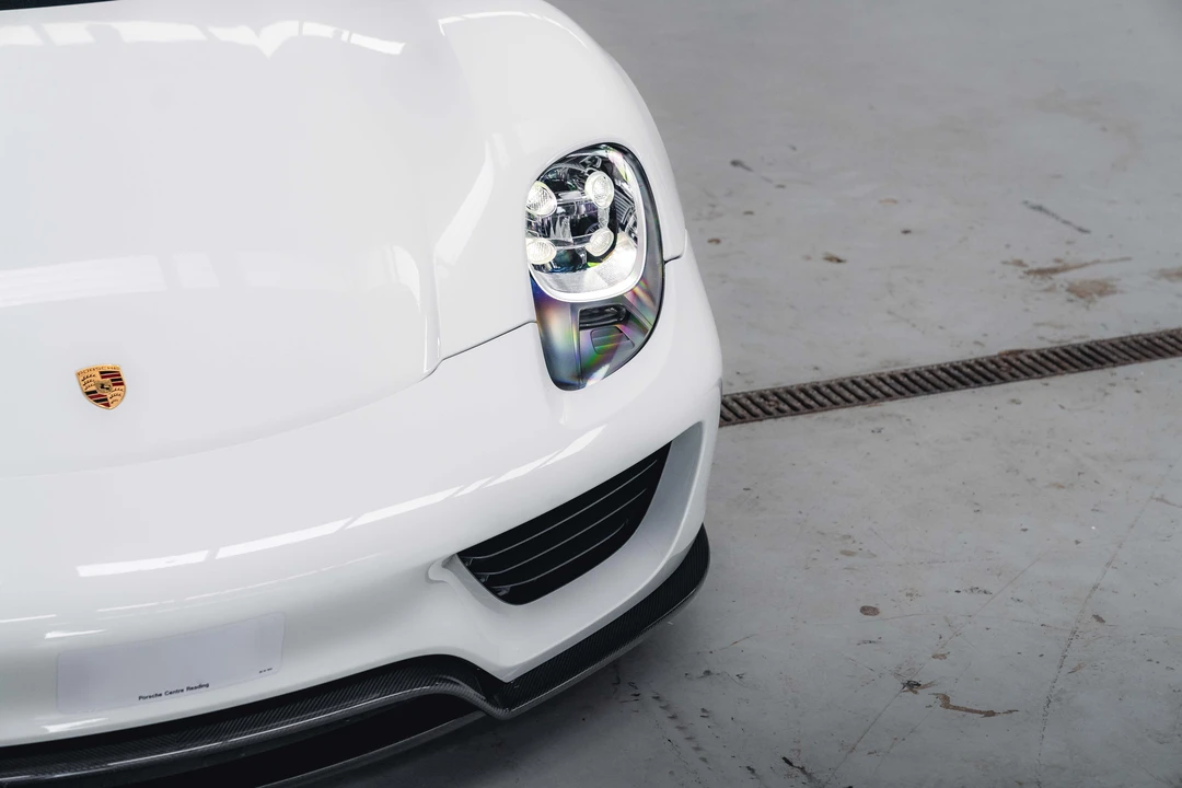 2015 Porsche 918 Spyder - Image 26 of 31