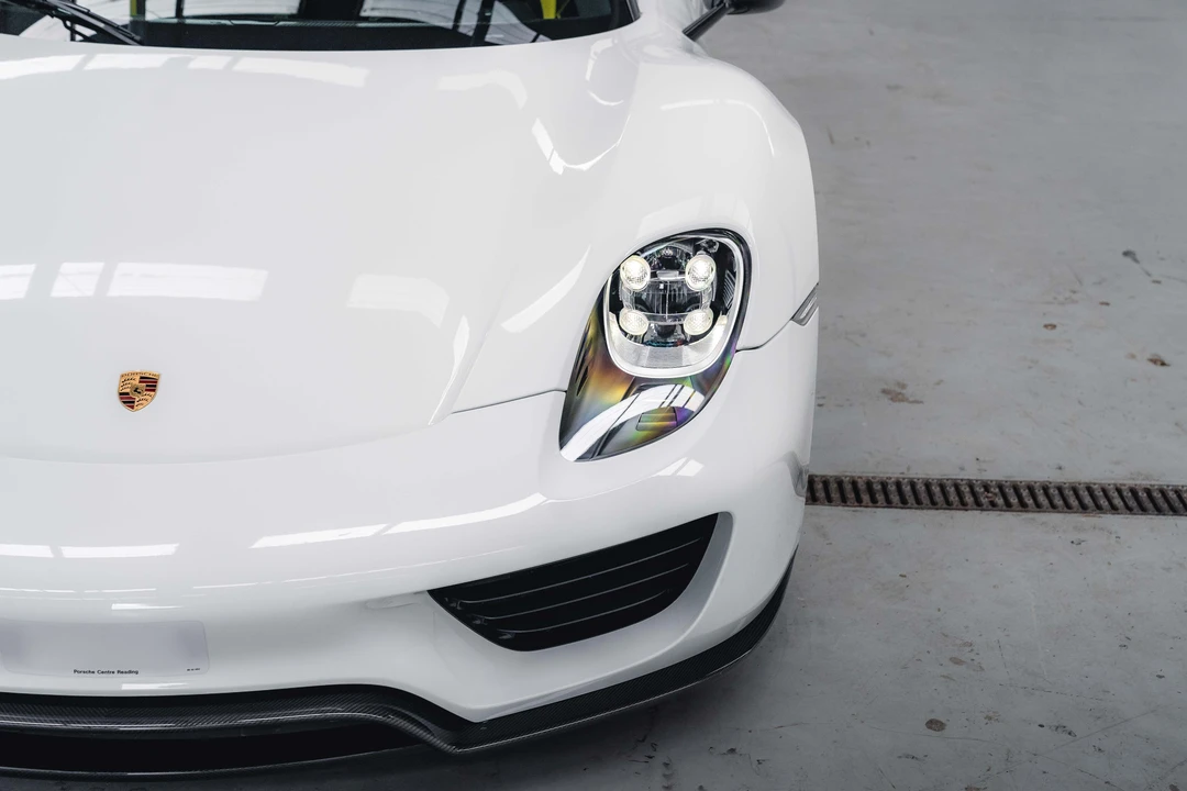 2015 Porsche 918 Spyder - Image 28 of 31