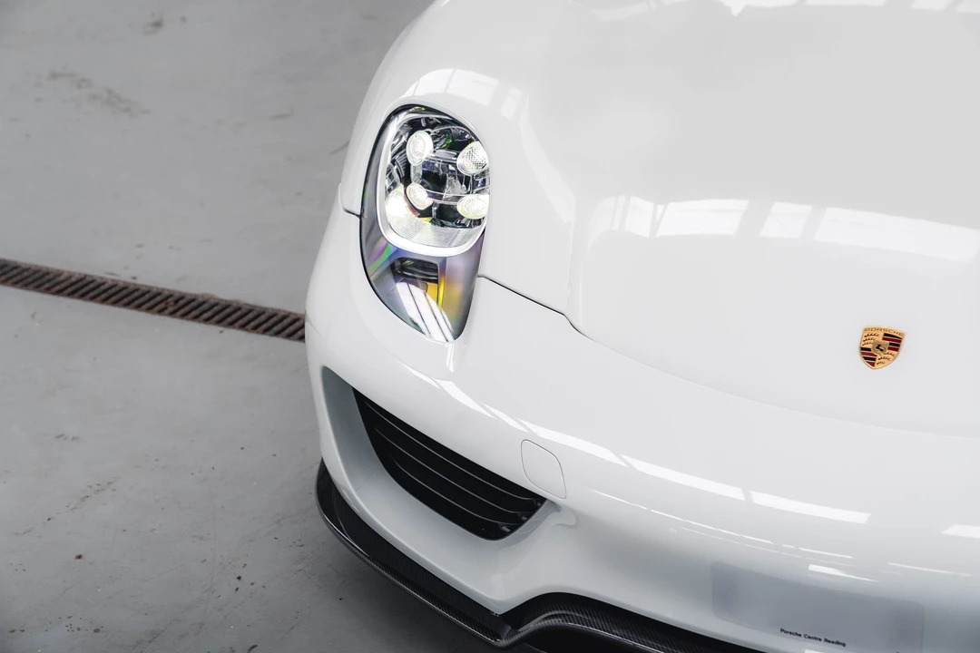 2015 Porsche 918 Spyder - Image 29 of 31