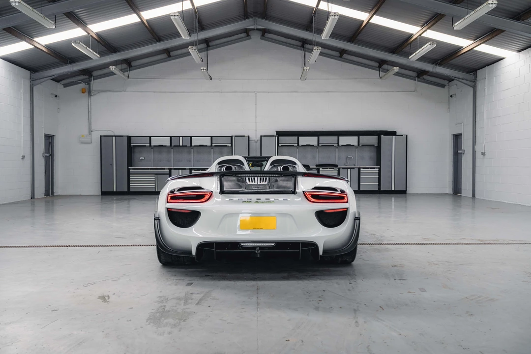 2015 Porsche 918 Spyder - Image 7 of 31