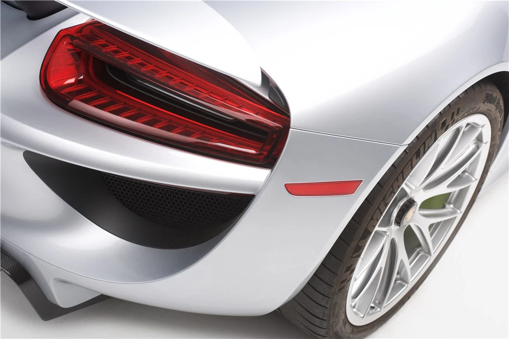 2015 Porsche 918 Spyder - Image 5 of 10