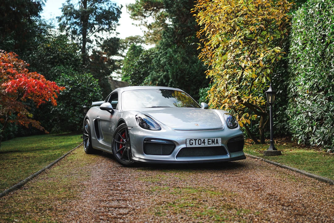 2015 Porsche 981 Cayman GT4 - Image 17 of 31