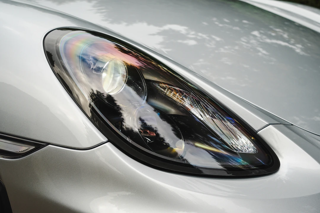2015 Porsche 981 Cayman GT4 - Image 29 of 31