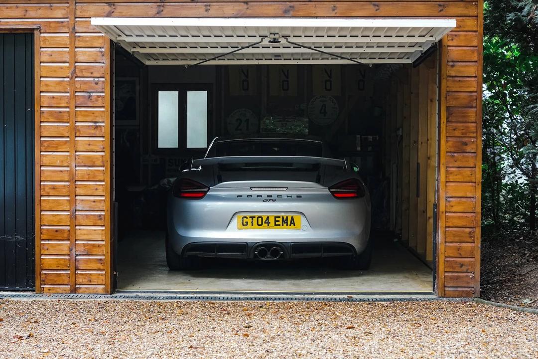2015 Porsche 981 Cayman GT4 - Image 16 of 31