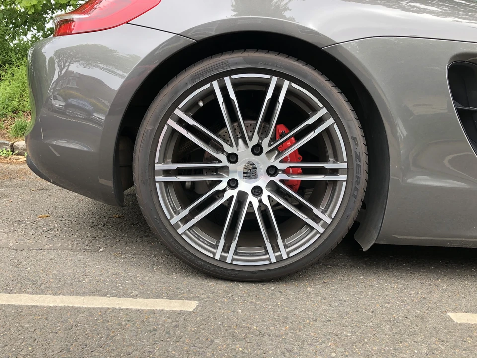 2015 Porsche 981 Cayman S - Image 13 of 31