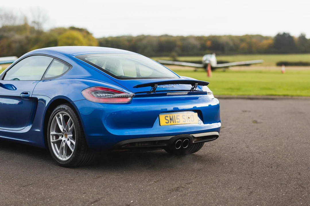 2015 Porsche 981 Cayman S - Image 21 of 31