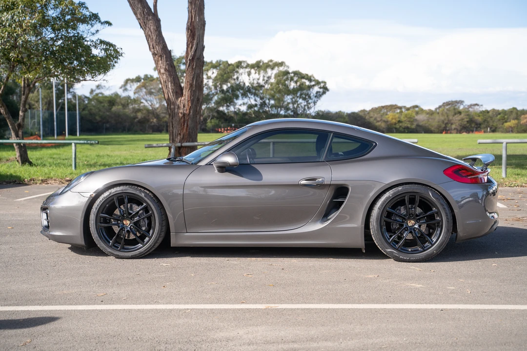 2015 Porsche 981 Cayman - Image 5 of 31