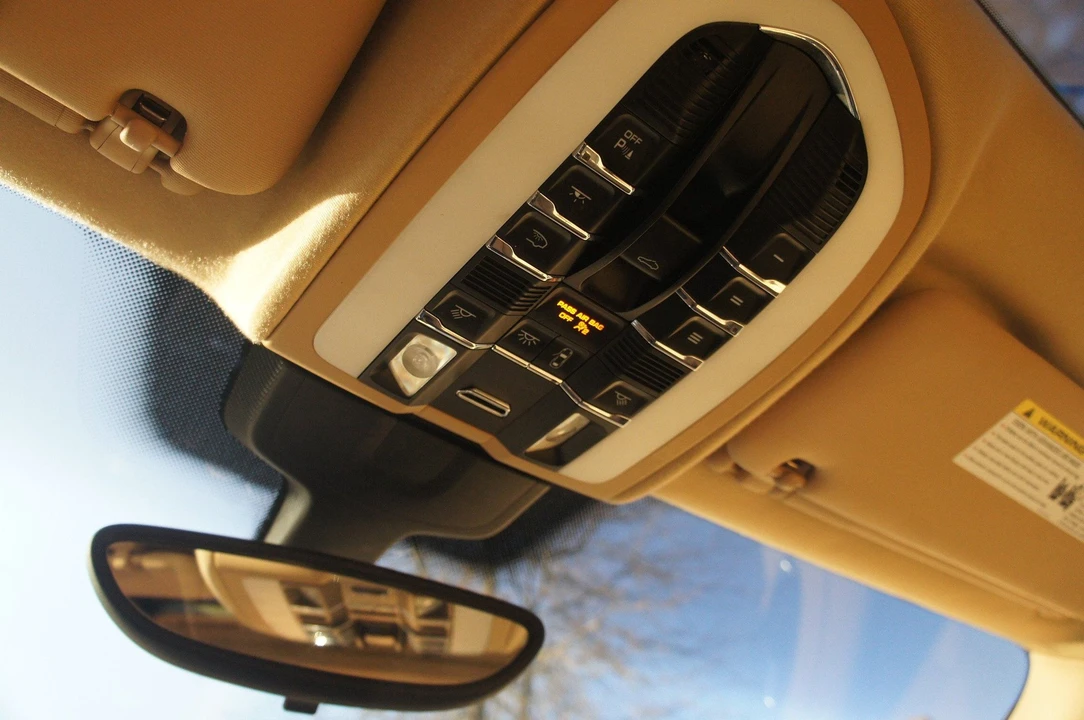 2015 Porsche 958 Cayenne Diesel - Image 24 of 31
