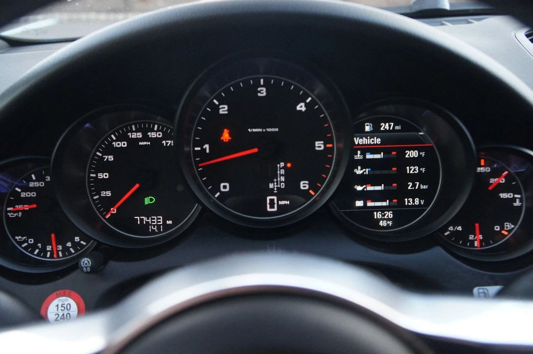 2015 Porsche 958 Cayenne Diesel - Image 18 of 31