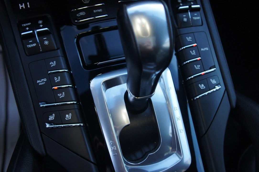 2015 Porsche 958 Cayenne Diesel - Image 20 of 31