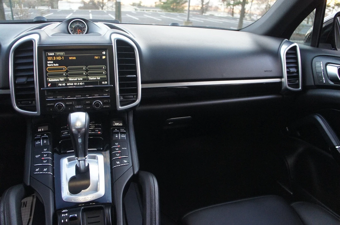 2015 Porsche 958 Cayenne Diesel - Image 30 of 31