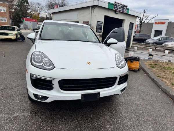2015 Porsche 958 Cayenne - Image 2 of 9