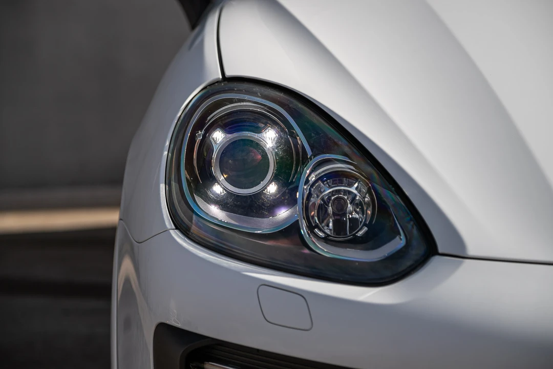 2015 Porsche 9Y0/9Y3 Cayenne GTS - Image 15 of 31