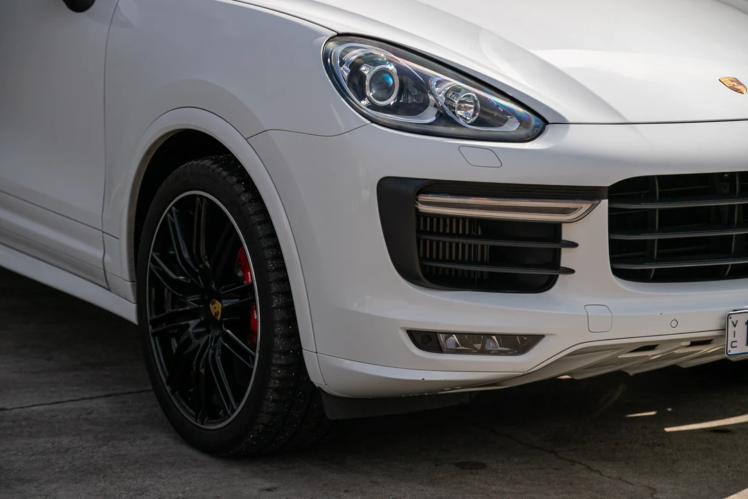 2015 Porsche 9Y0/9Y3 Cayenne GTS - Image 17 of 31