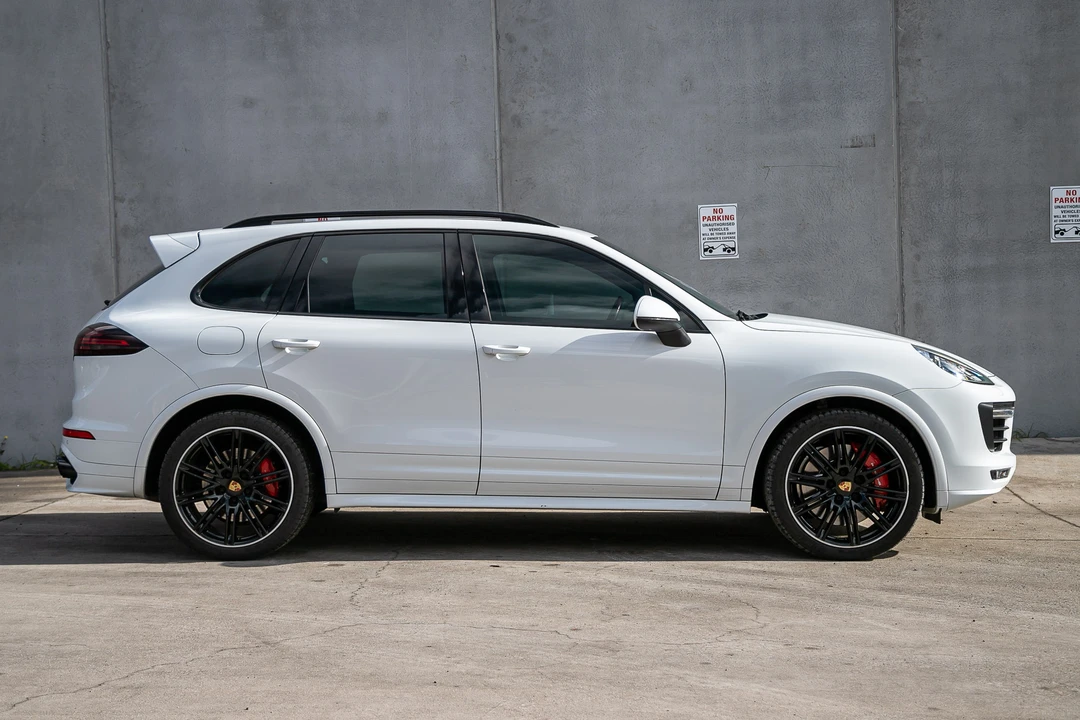 2015 Porsche 9Y0/9Y3 Cayenne GTS - Image 5 of 31