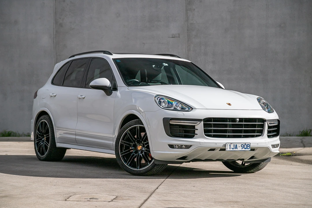 2015 Porsche 9Y0/9Y3 Cayenne GTS - Image 11 of 31
