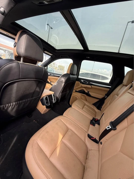 2015 Porsche 958 Cayenne S - Image 5 of 10