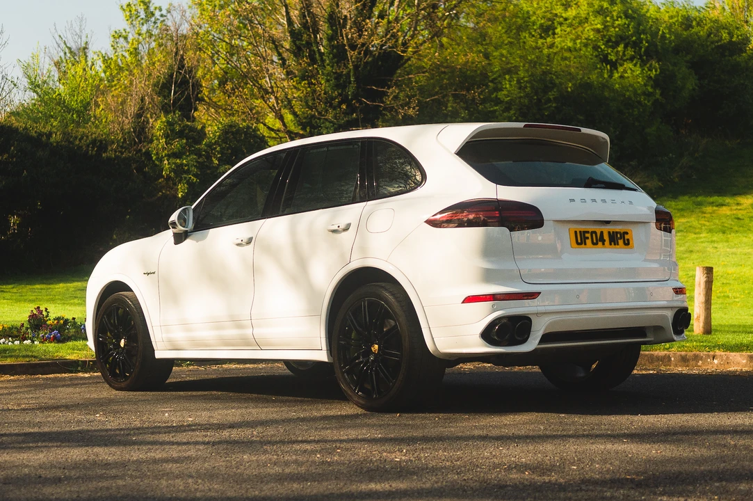 2015 Porsche 958 Cayenne S - Image 6 of 31
