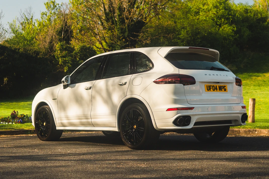 2015 Porsche 958 Cayenne S - Image 7 of 31