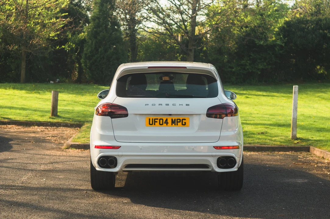 2015 Porsche 958 Cayenne S - Image 11 of 31