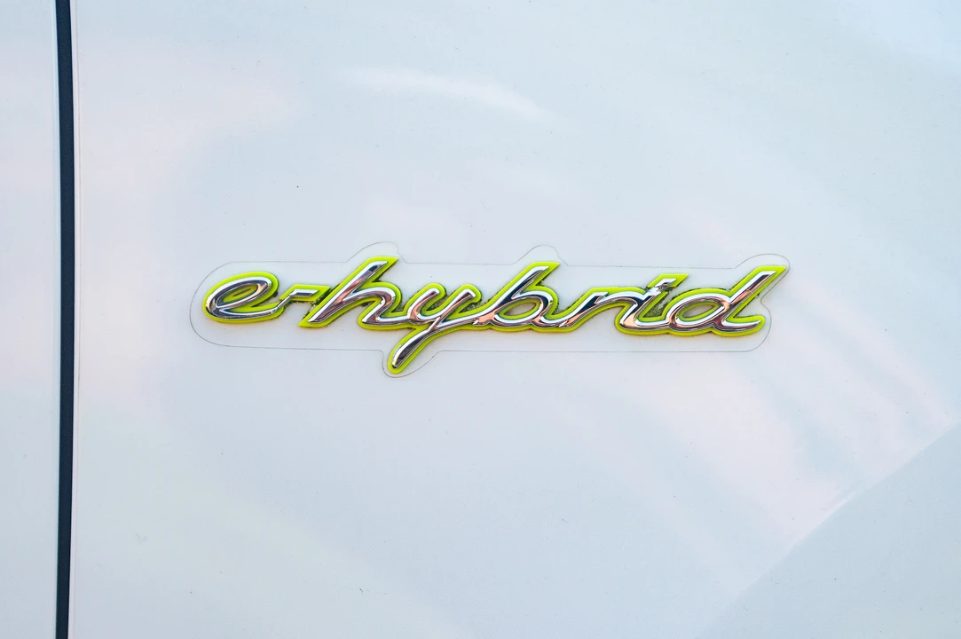 2015 Porsche 958 Cayenne S - Image 24 of 31