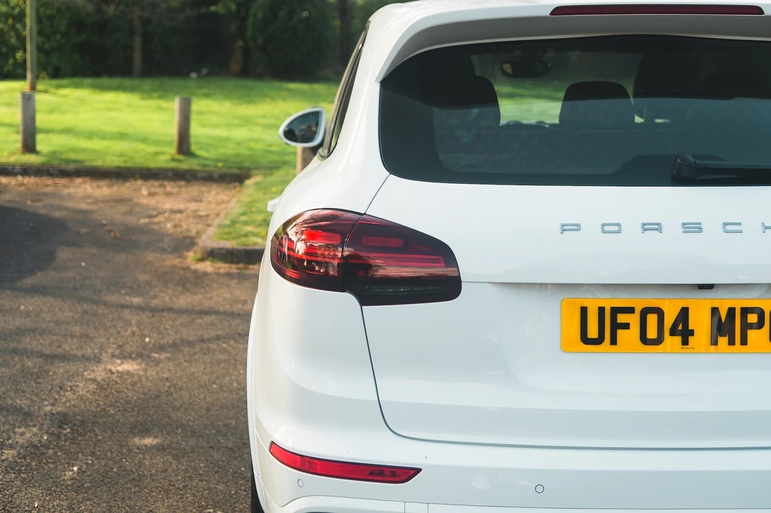 2015 Porsche 958 Cayenne S - Image 17 of 31