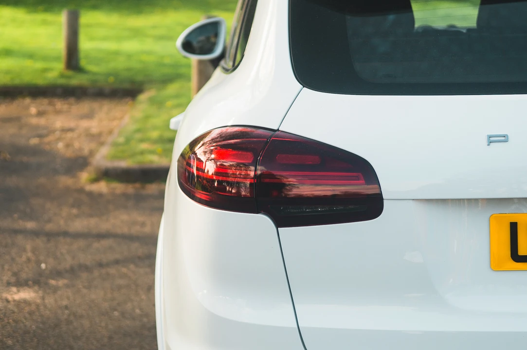2015 Porsche 958 Cayenne S - Image 18 of 31