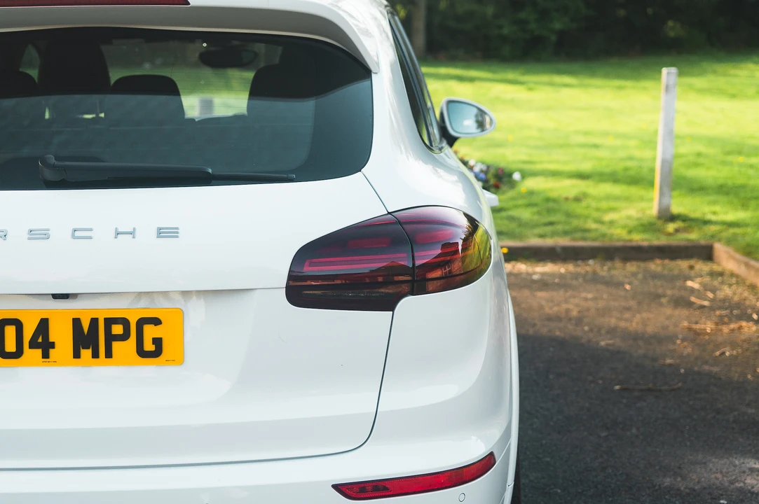 2015 Porsche 958 Cayenne S - Image 20 of 31