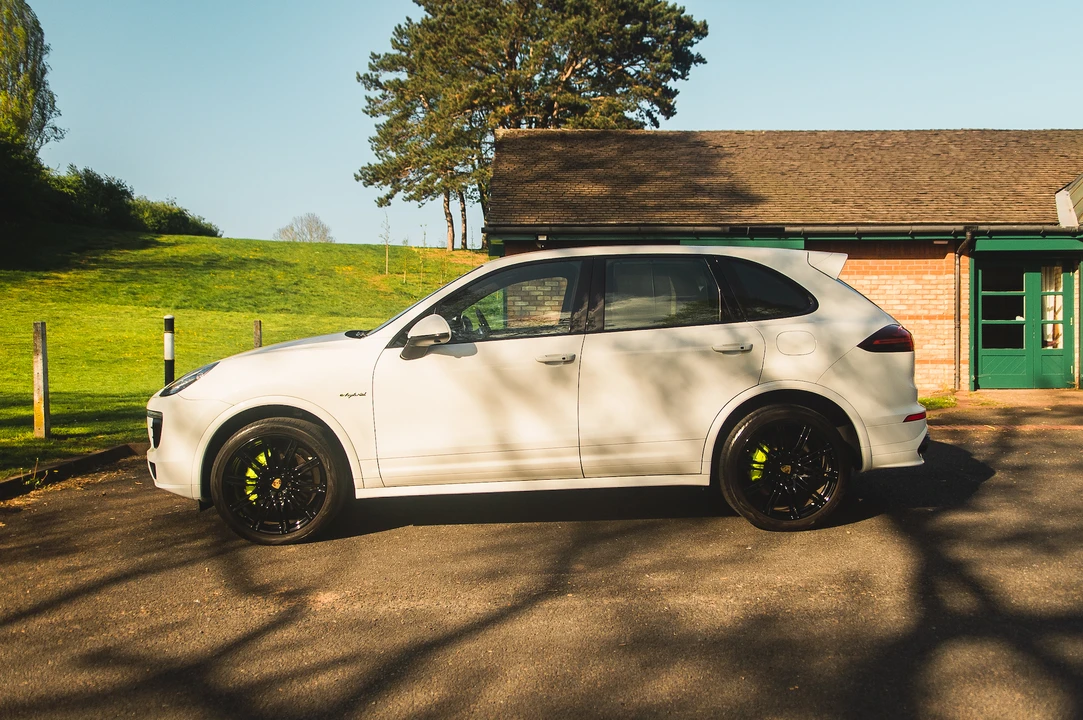 2015 Porsche 958 Cayenne S - Image 8 of 31