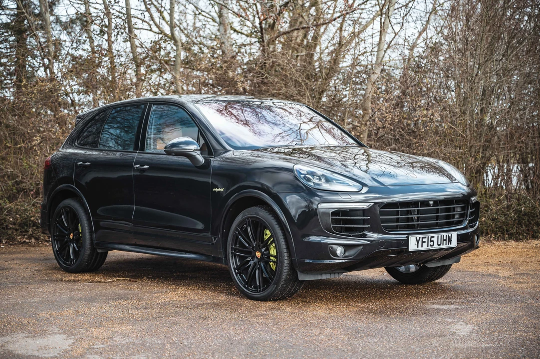 2015 Porsche 958 Cayenne S - Image 2 of 31