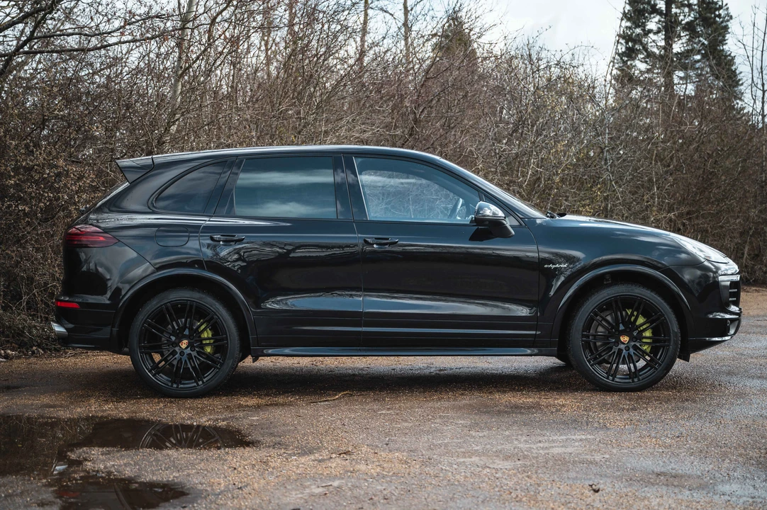 2015 Porsche 958 Cayenne S - Image 5 of 31