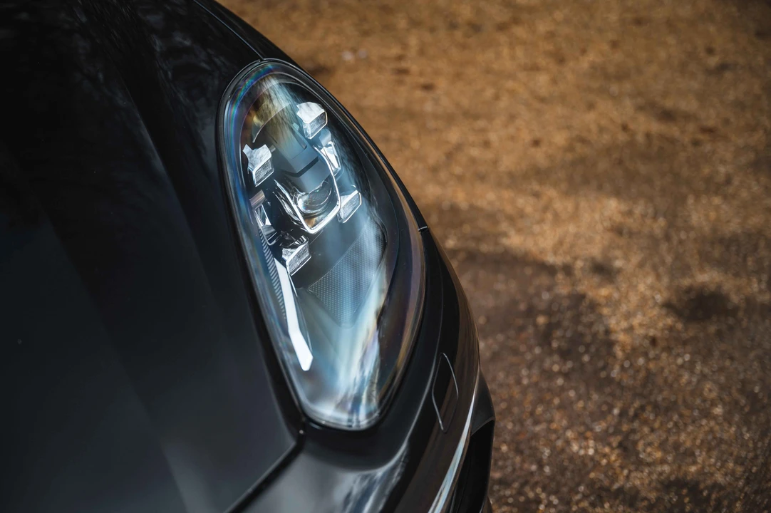 2015 Porsche 958 Cayenne S - Image 18 of 31
