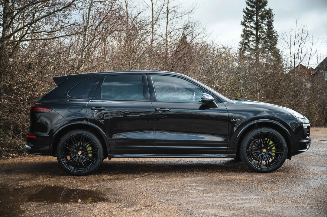 2015 Porsche 958 Cayenne S - Image 12 of 31