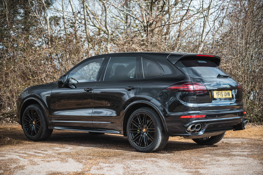 2015 Porsche 958 Cayenne S - Image 8 of 31